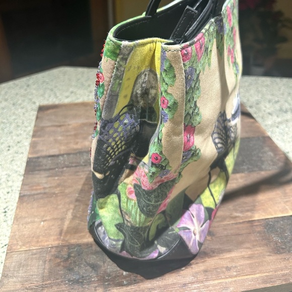 Al Fresco- Beautiful Beaded Vino Floral Garden Scene Tote Bag - Picture 6 of 9